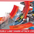 Hot-Wheels-FTB69-City-Garage-with-Loops-and-Shark-Connectable-Play-Set-with-2-Diecast-and-Mini-Toy-Car-Amazon-Exclusive-0-3.jpg